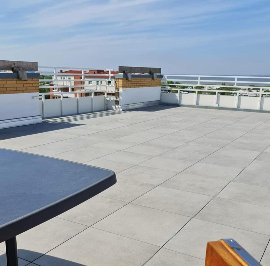 Strandloft Cuxhaven Im Haus Frauenpreiss Sahlenburg - Strandnah - 2 Hunde Willkommen -Schwimmbad - Sauna - Direkt Am Wald - Dachterrasse Mit Blick Nach Neuwerk Екстер'єр фото